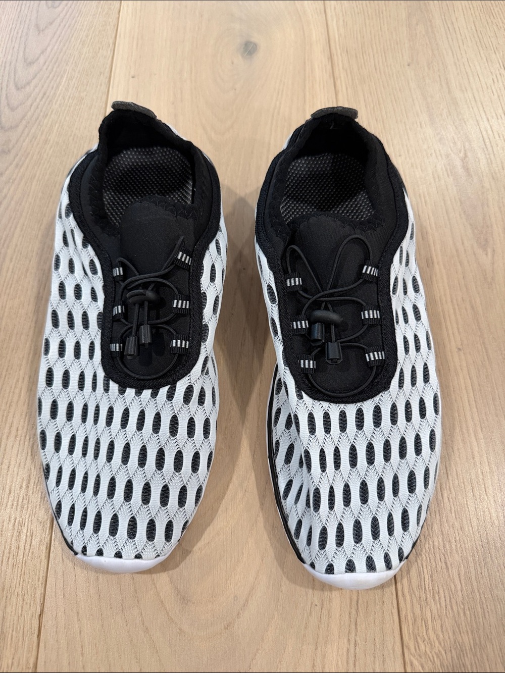 NWOT Breathable Mesh Slip-On Water Sneakers Size 42 European/8.5-9 US Women’s